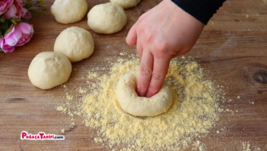 Domatesli Kaşarlı Mısır Unlu Ekmek Tarifi