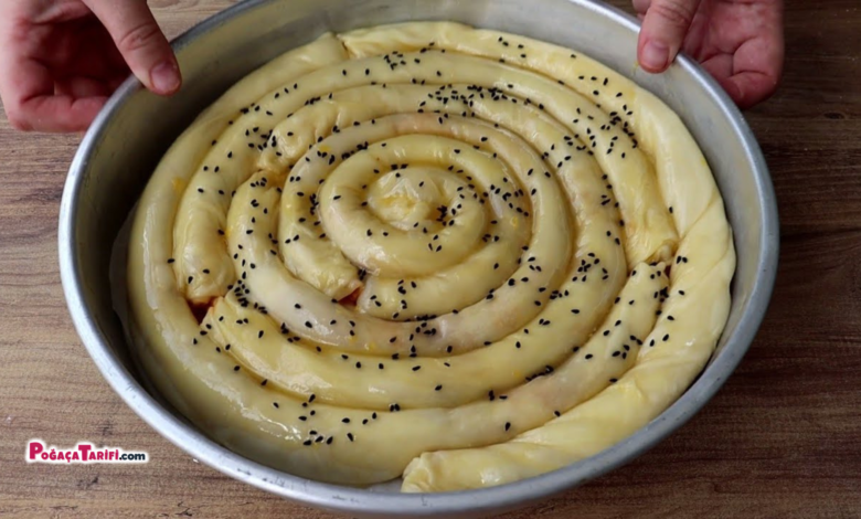 Soğanlı Katmer Börek Tarifi