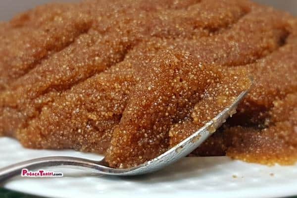 Şerbeti Kaynatılmayan Tam Ölçülü Ağızda Eriyen Islak İrmik Helvası Yok Böyle Bir Lezzet