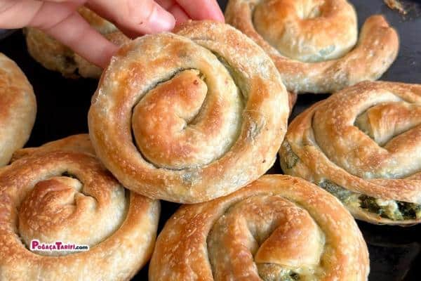 El Açması Börek Yapmak Hiç Bu Kadar Kolay Olmamıştı Mutlaka Deneyin Ispanaklı Börek Tarifi