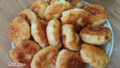 Çay Demlenmeden Hazır Kabartma Tozlu Pişi Ve Tavada Patates