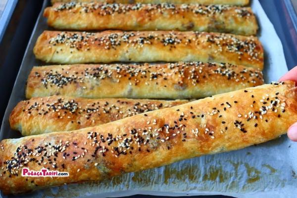 Kıymalı Bütün Börek Tarifi