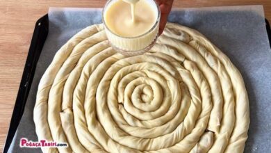 Patlıcanlı El Açması Börek Tarifi