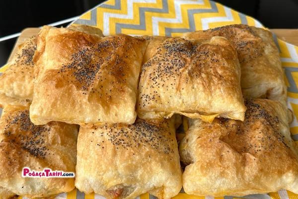 Özel Sosuyla Muhteşem Bir Börek Tarifi