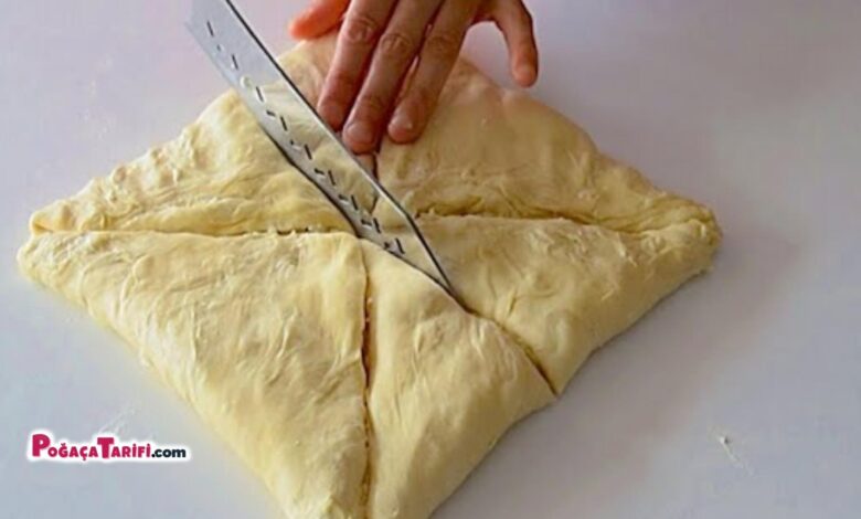 Pul Pul Dökülen Börek Tarifi